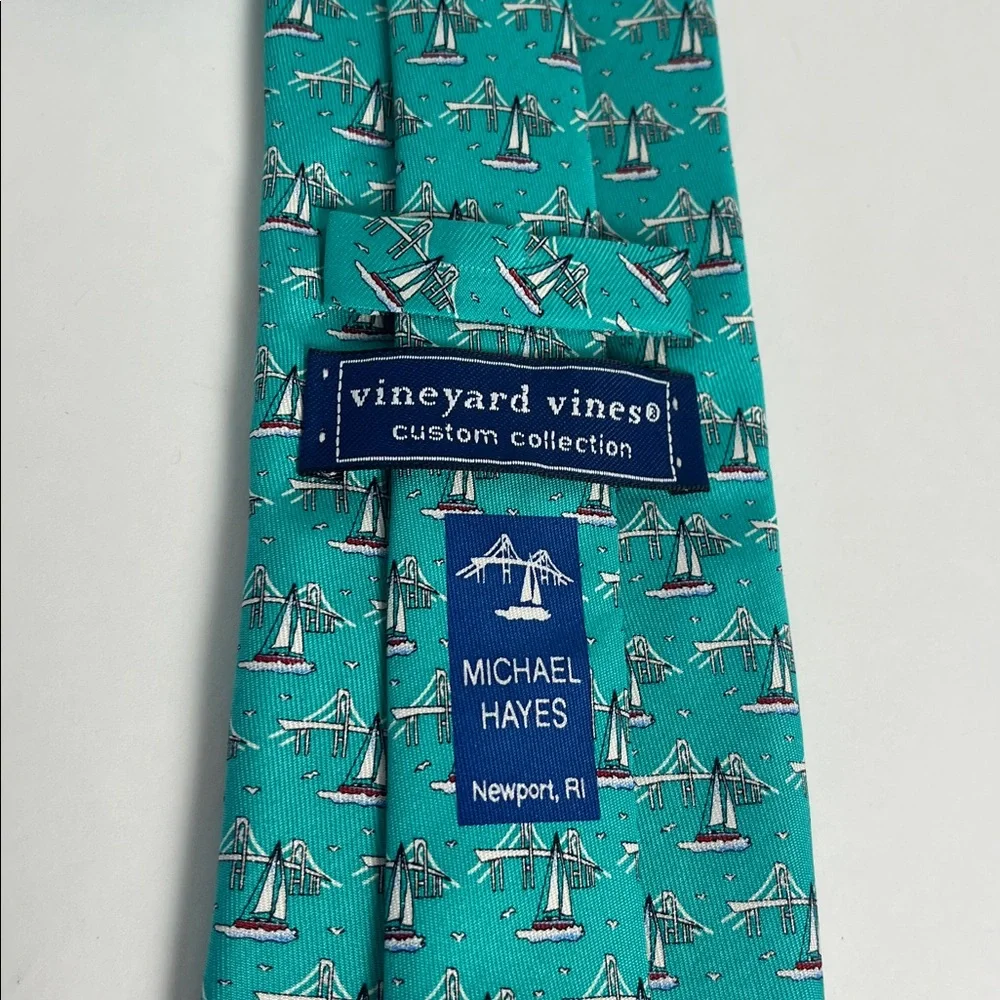 Vineyard Vines Teal Michael Hayes Custom Collection Tie Bridge‎ Print